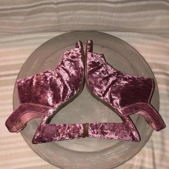 Rouge 9 Raspberry Smoothie Pink Crushed Velvet Peep Toe Heeled Shooties - Picture 4 of 9